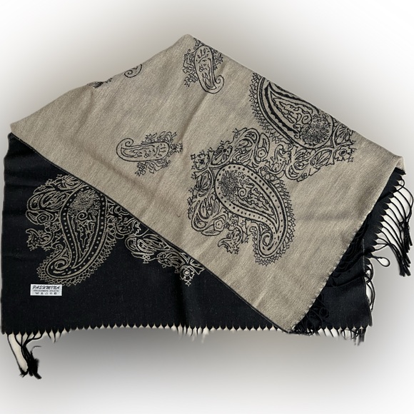 Black & Tan Paisley Pashmina Scarf /Wrap/Shawl | 70% Cashmere 30% Silk | 28”x66” - Picture 14 of 17